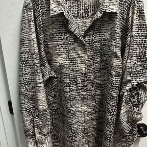 Calvin Klein womens  Black and White Button-Up Shirt size 2XL/ NWOT 906